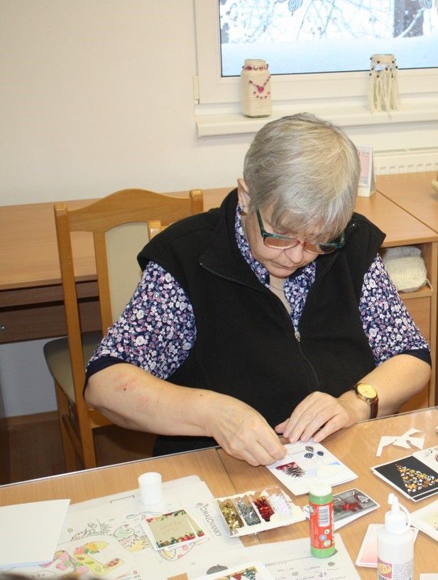 vyroba vianocnych pohladnic pre rodinu 13 .jpg