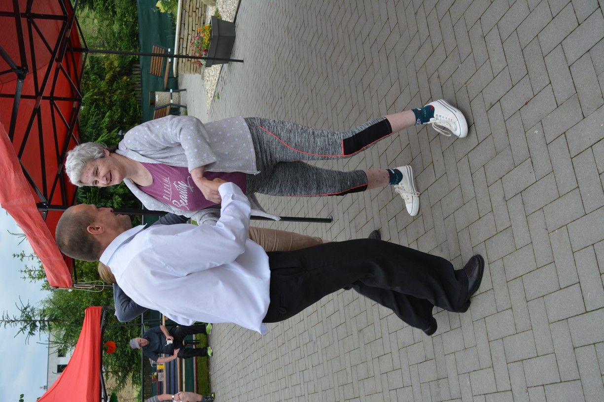 garden party zakamenne 1 .jpg