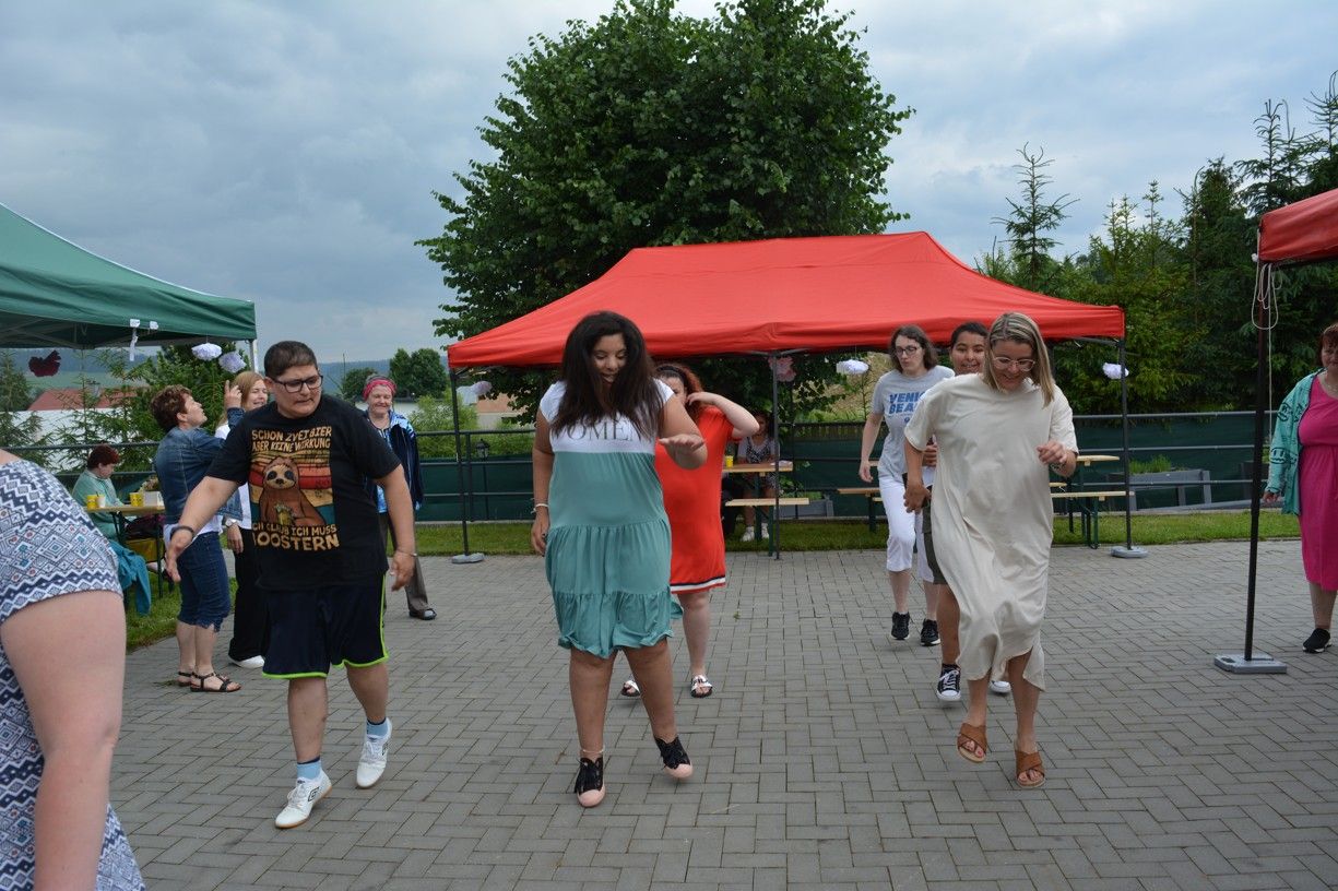 garden party zakamenne 2 .jpg