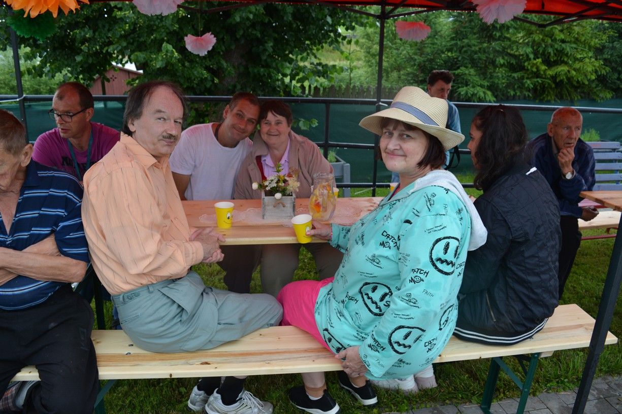 garden party zakamenne 6 .jpg