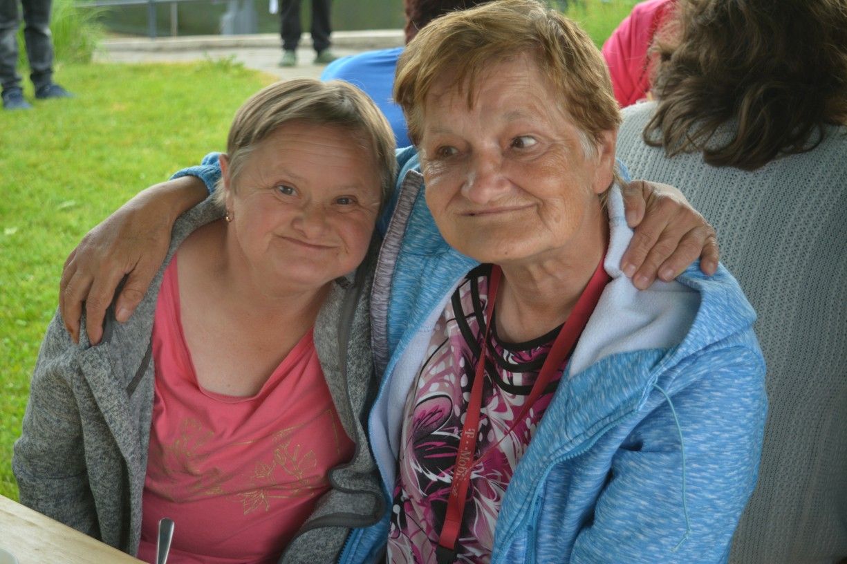 garden party zakamenne 7 .jpg