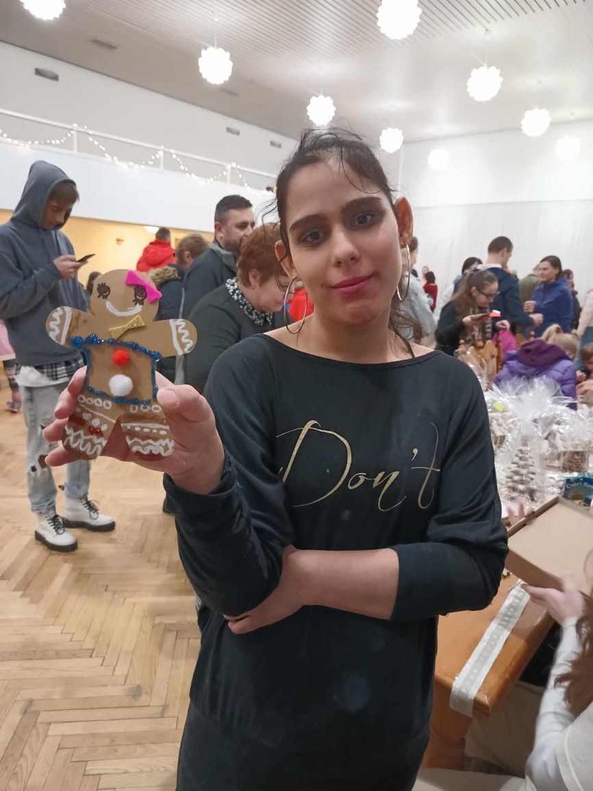 rozsvecovanie vianocnych stromcekov viasnove 16 .jpg