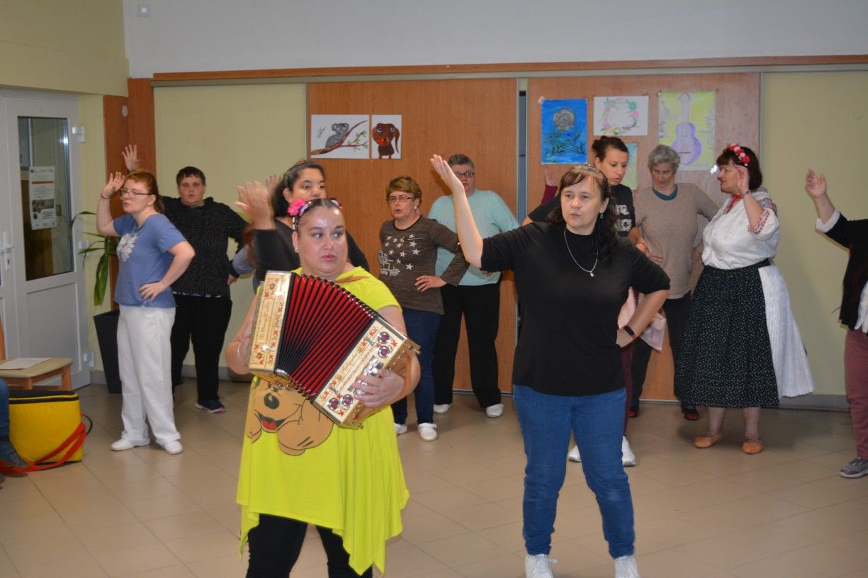 ziaci prveho rocnika na aktivite v css tau 12 .jpg
