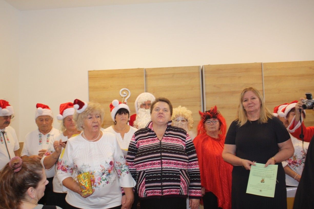 mikulas so seniorklubom priatelia zo ziliny 22 .jpg