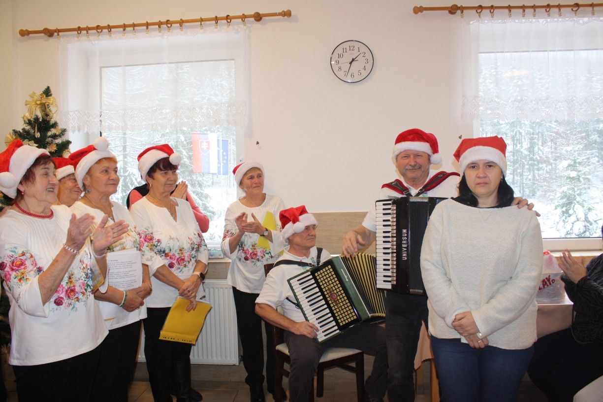 mikulas so seniorklubom priatelia zo ziliny 29 .jpg