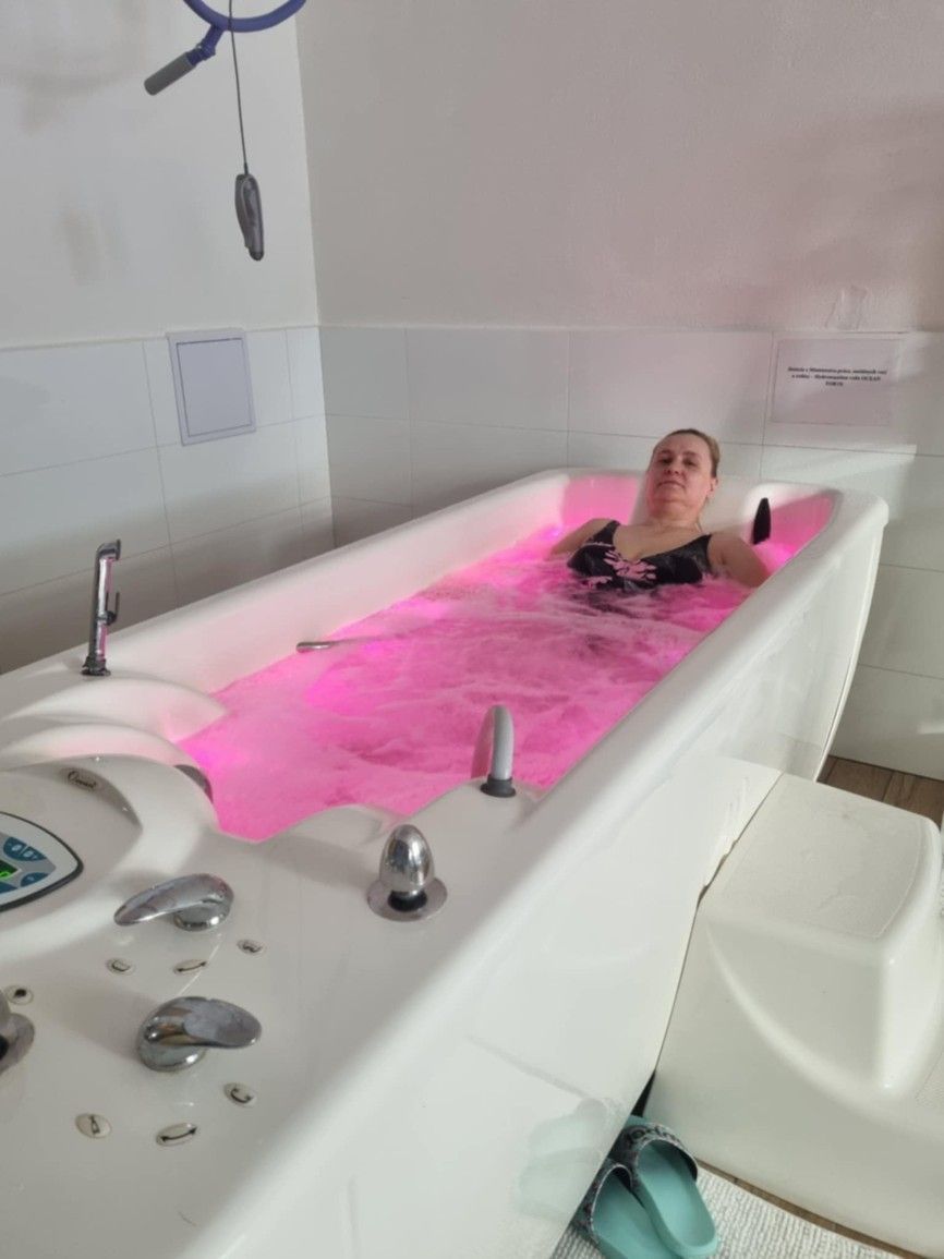 hydroterapia a chromatoterapia 11 .jpg